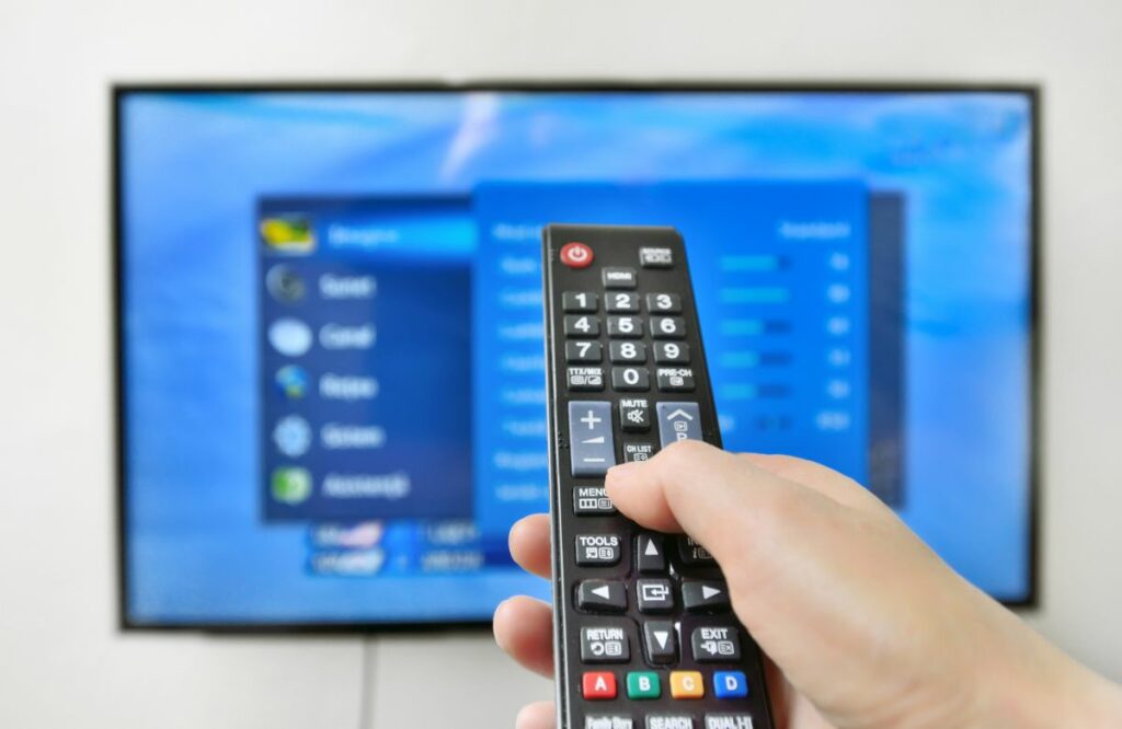 How To Screen Mirror Iphone To Samsung? 3 How do I get my smart TV to recognize my iPhone