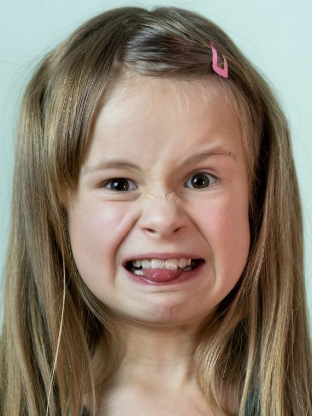 What does it mean when your poop smells like Burnt?