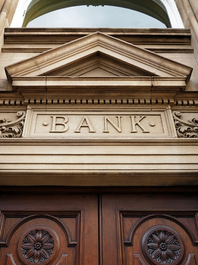 What bank is chime linked to?
