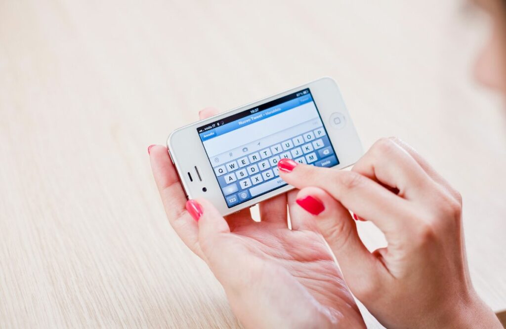How to delete twitter account 4 Is deactivating Twitter the same as deleting
